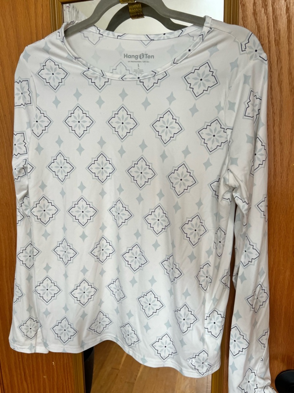 Hang Ten Women's White Long-Sleeve Top with Gray Geometric UV UPF 50
